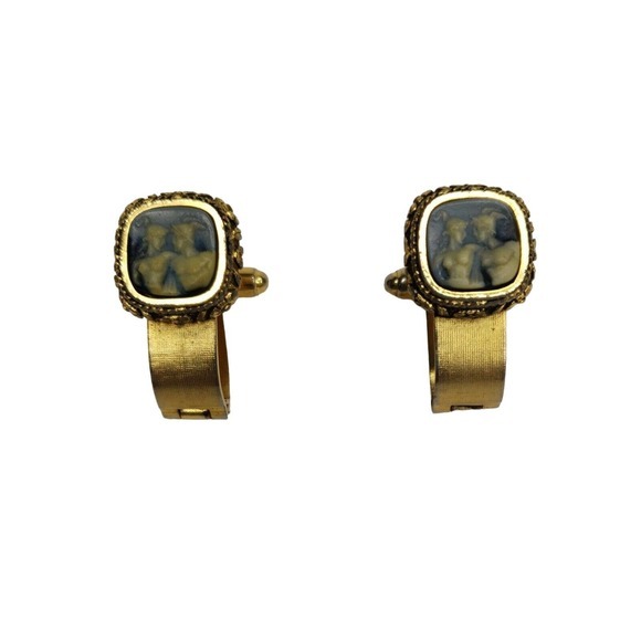 VTG DANTE INCOLAY CAMEO CUFFLINKS MAN WOMAN LOVERS GOLD‎ TONE - Picture 1 of 3